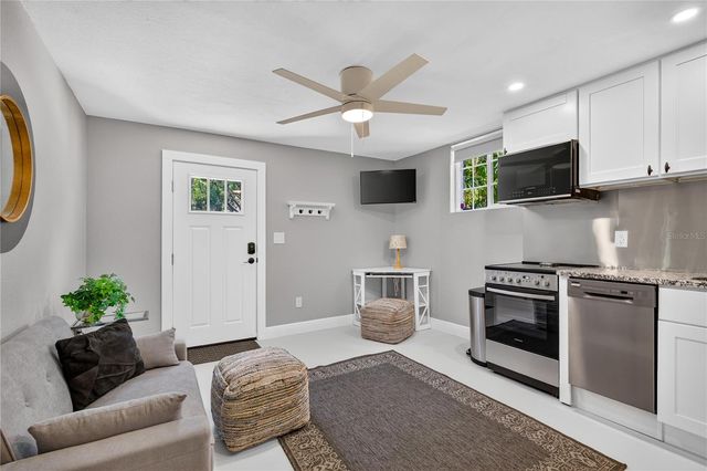 102 N CLAYTON STREET, Mount Dora, FL 32757
