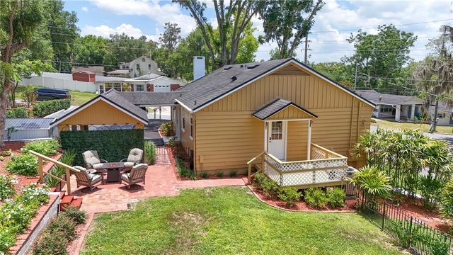 102 N CLAYTON STREET, Mount Dora, FL 32757
