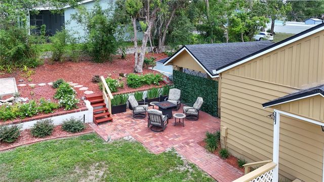 102 N CLAYTON STREET, Mount Dora, FL 32757