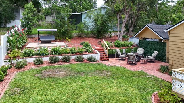 102 N CLAYTON STREET, Mount Dora, FL 32757