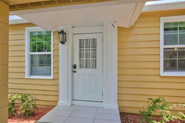 102 N CLAYTON STREET, Mount Dora, FL 32757