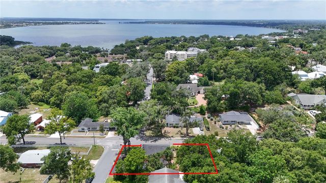 102 N CLAYTON STREET, Mount Dora, FL 32757