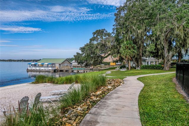 102 N CLAYTON STREET, Mount Dora, FL 32757
