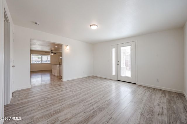 7014 N 77TH Avenue, Glendale, AZ 85303