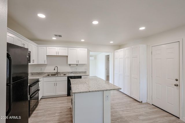 7014 N 77TH Avenue, Glendale, AZ 85303