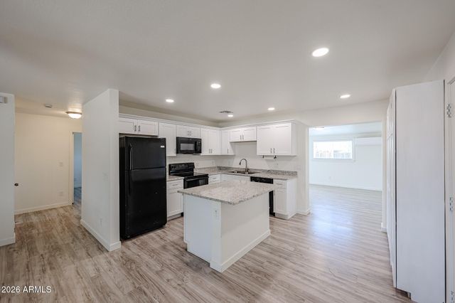 7014 N 77TH Avenue, Glendale, AZ 85303