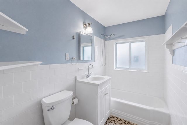 7 Glen Ave 11, Chelmsford, MA 01824