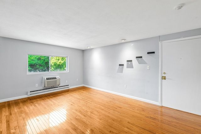 7 Glen Ave 11, Chelmsford, MA 01824