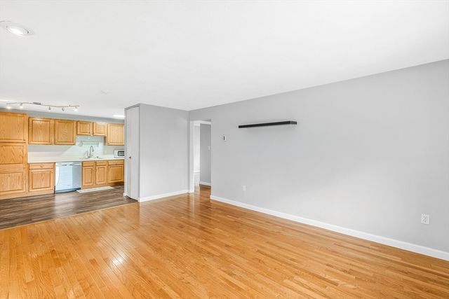 7 Glen Ave 11, Chelmsford, MA 01824