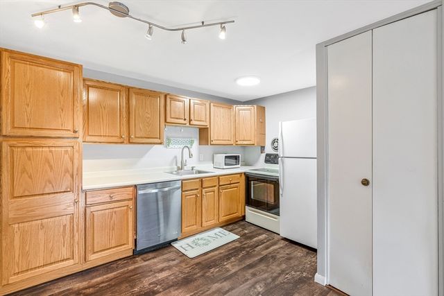 7 Glen Ave 11, Chelmsford, MA 01824