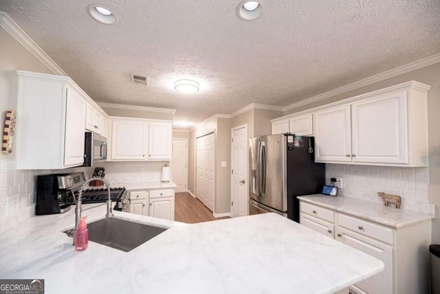 3036 Langley Close NW, Kennesaw, GA 30144
