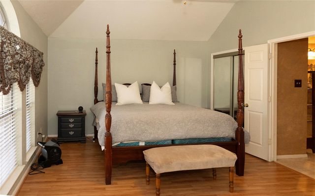 1015 Highland Woods Drive, Highlands, TX 77562