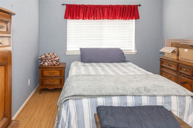 1015 Highland Woods Drive, Highlands, TX 77562