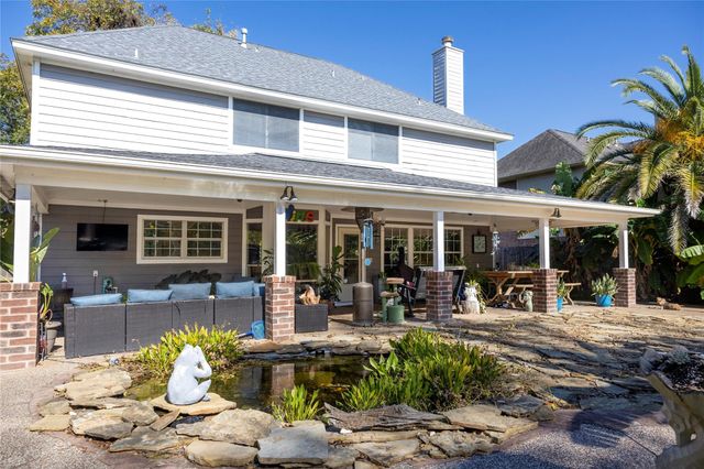 1015 Highland Woods Drive, Highlands, TX 77562