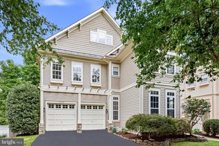 22782 COURTLAND PARK DR, Brambleton, VA 20148