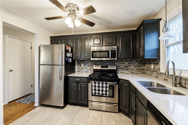 6119 Hollybush Lane, Ontario, NY 14519