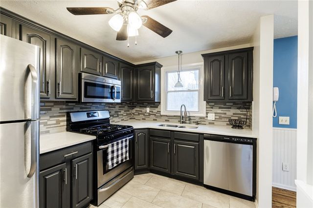 6119 Hollybush Lane, Ontario, NY 14519