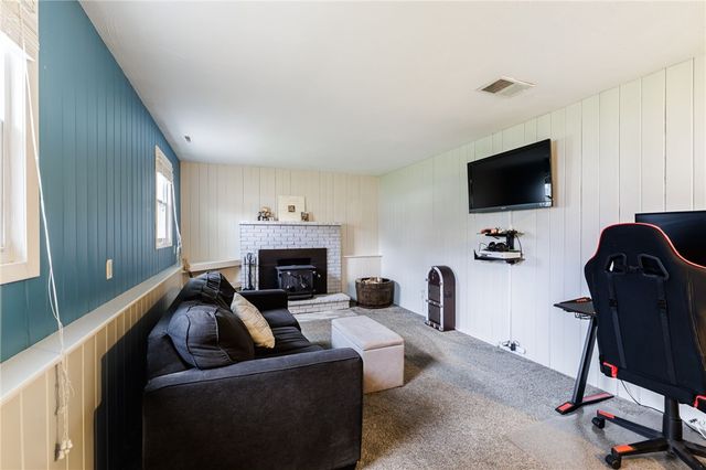 6119 Hollybush Lane, Ontario, NY 14519
