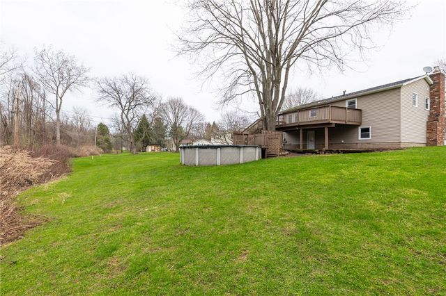 6119 Hollybush Lane, Ontario, NY 14519