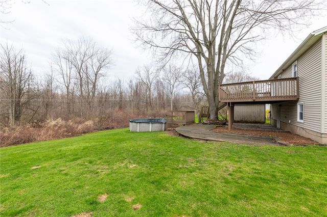 6119 Hollybush Lane, Ontario, NY 14519