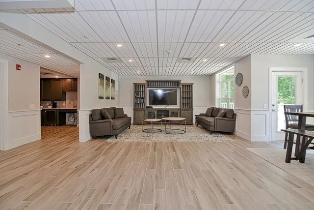 635 Old Post Rd 210, Sharon, MA 02067