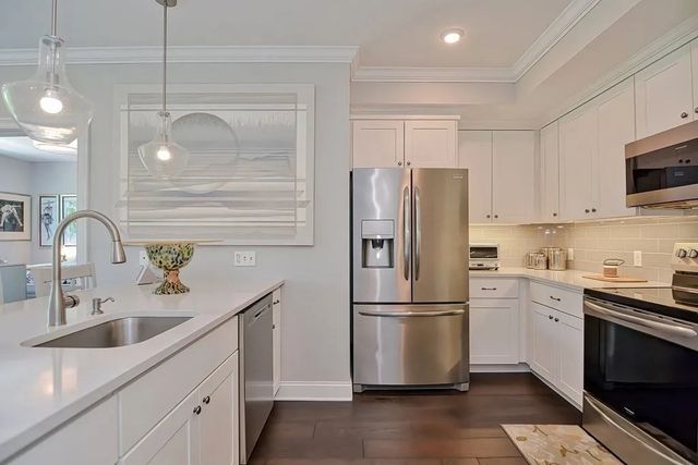 635 Old Post Rd 210, Sharon, MA 02067