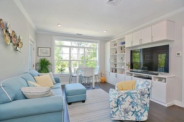 635 Old Post Rd 210, Sharon, MA 02067