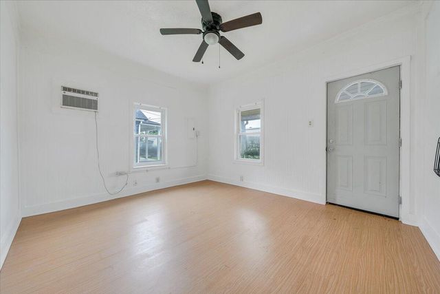 2116 Russell AVE, Roanoke, VA 24015