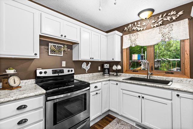 4019 Chambersburg Avenue, Duluth, MN 55811