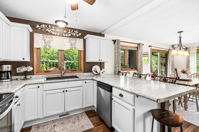 4019 Chambersburg Avenue, Duluth, MN 55811