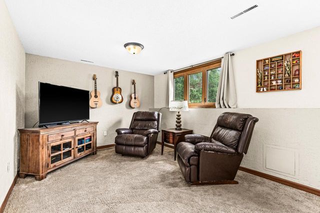 4019 Chambersburg Avenue, Duluth, MN 55811