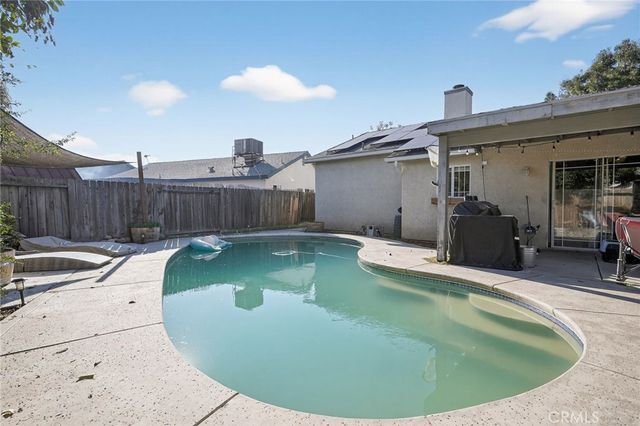 1133 Summer Field, Hanford, CA 93230