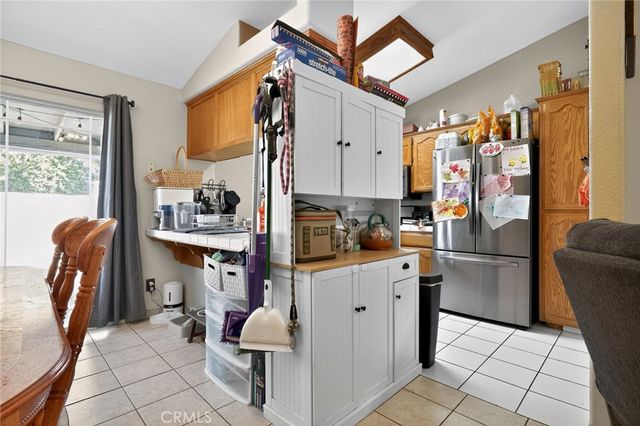 1133 Summer Field, Hanford, CA 93230