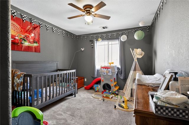 1133 Summer Field, Hanford, CA 93230