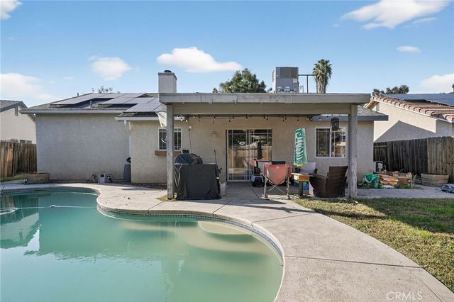 1133 Summer Field, Hanford, CA 93230