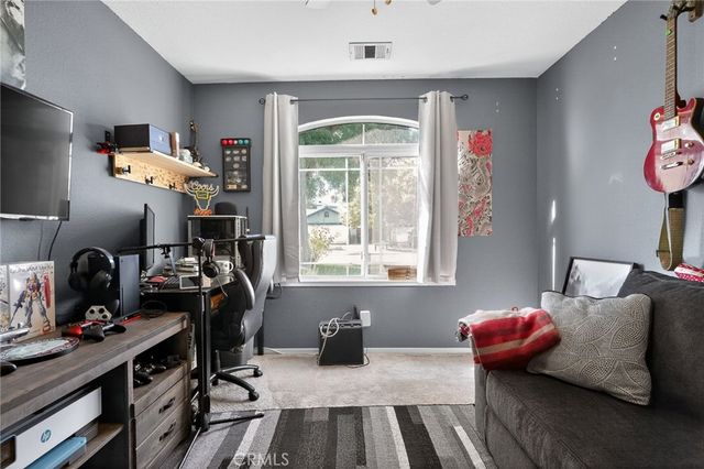 1133 Summer Field, Hanford, CA 93230