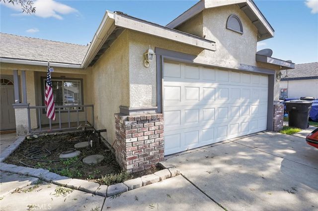 1133 Summer Field, Hanford, CA 93230