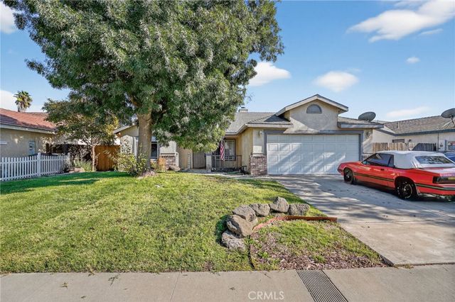 1133 Summer Field, Hanford, CA 93230