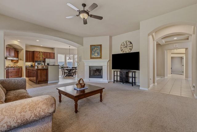 1864 Avondale Dr, Roseville, CA 95747