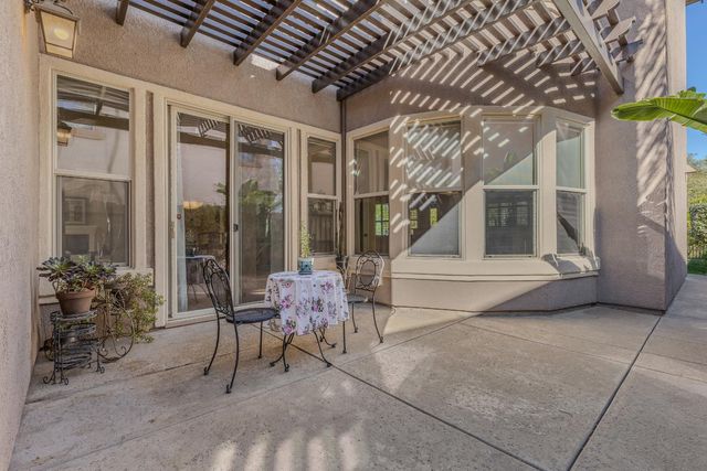 1864 Avondale Dr, Roseville, CA 95747