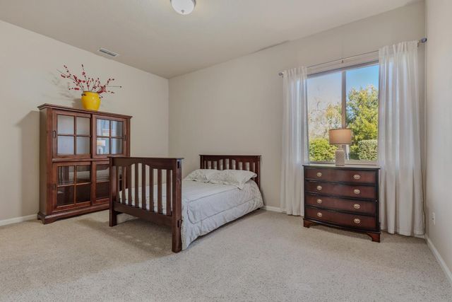 1864 Avondale Dr, Roseville, CA 95747