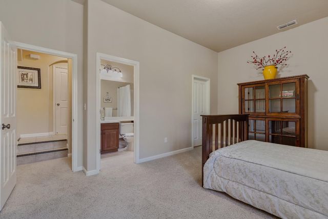 1864 Avondale Dr, Roseville, CA 95747