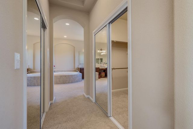 1864 Avondale Dr, Roseville, CA 95747