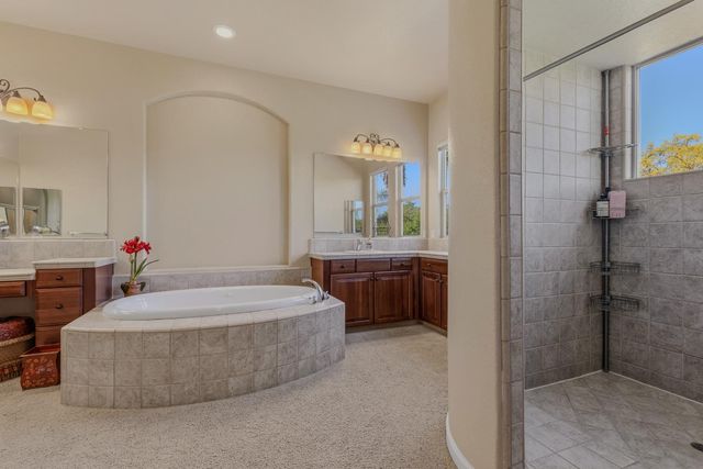 1864 Avondale Dr, Roseville, CA 95747