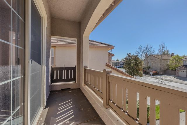 1864 Avondale Dr, Roseville, CA 95747