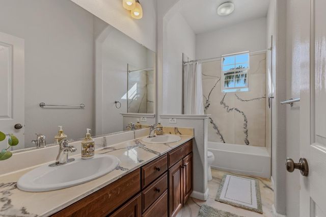 1864 Avondale Dr, Roseville, CA 95747