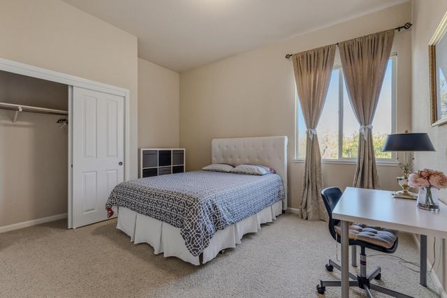 1864 Avondale Dr, Roseville, CA 95747