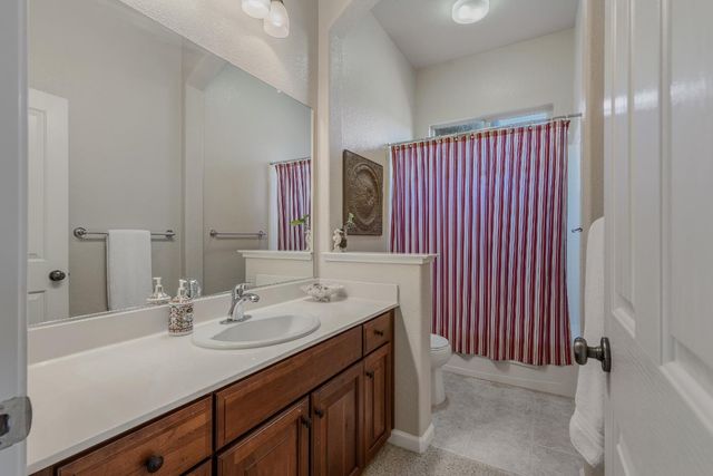 1864 Avondale Dr, Roseville, CA 95747