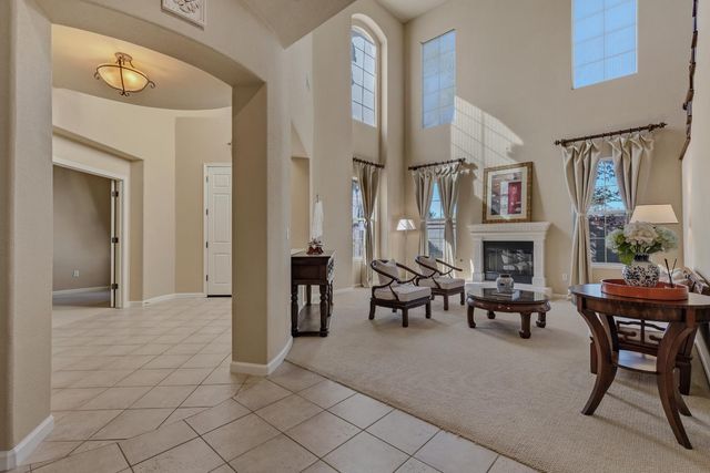 1864 Avondale Dr, Roseville, CA 95747