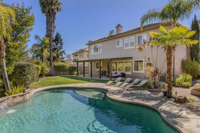 1864 Avondale Dr, Roseville, CA 95747